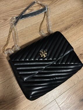 TT Black Quilted Chevron gold Chain Shoulder Bag with logo
